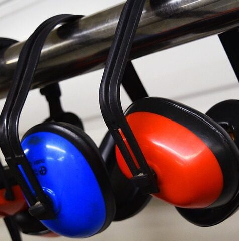 earmuffs-2755553_960_720-960x480